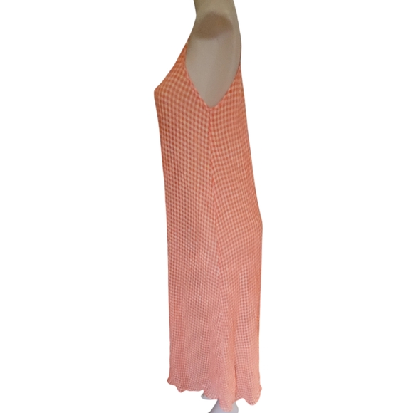 Natori nightgown and robe. The robe is a size (L), and nightgown is a size (S). - Picture 5 of 8